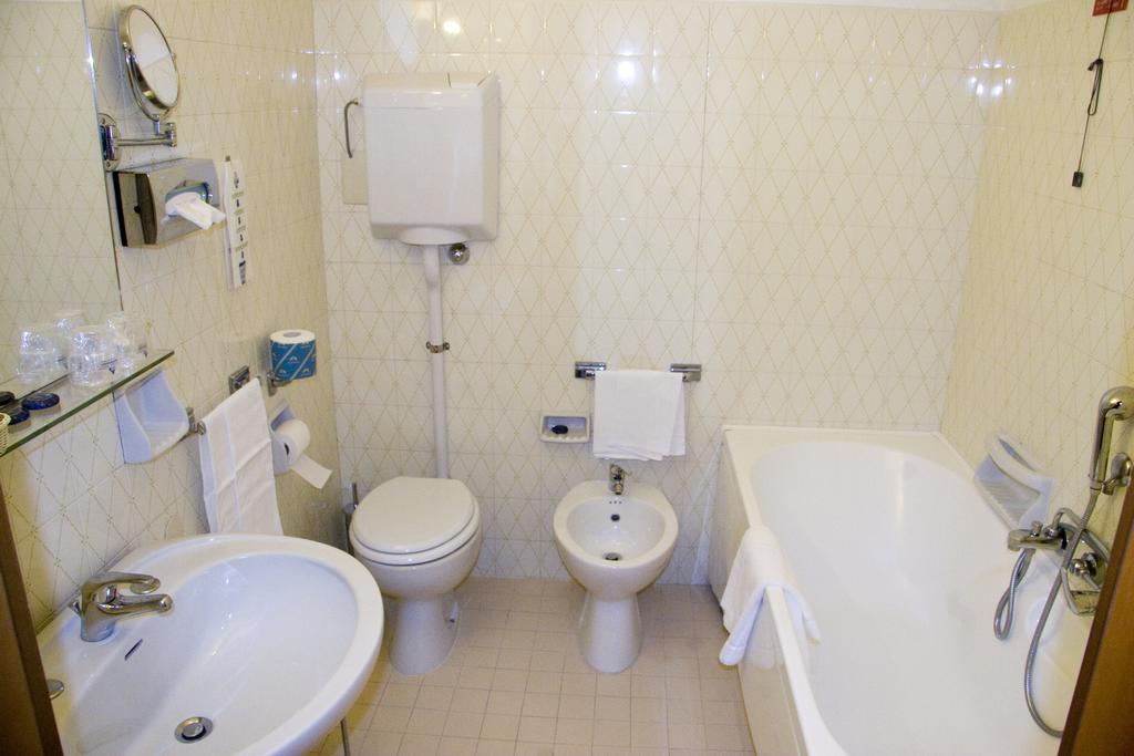 Hotel Villa Ottoboni Порденоне Номер фото