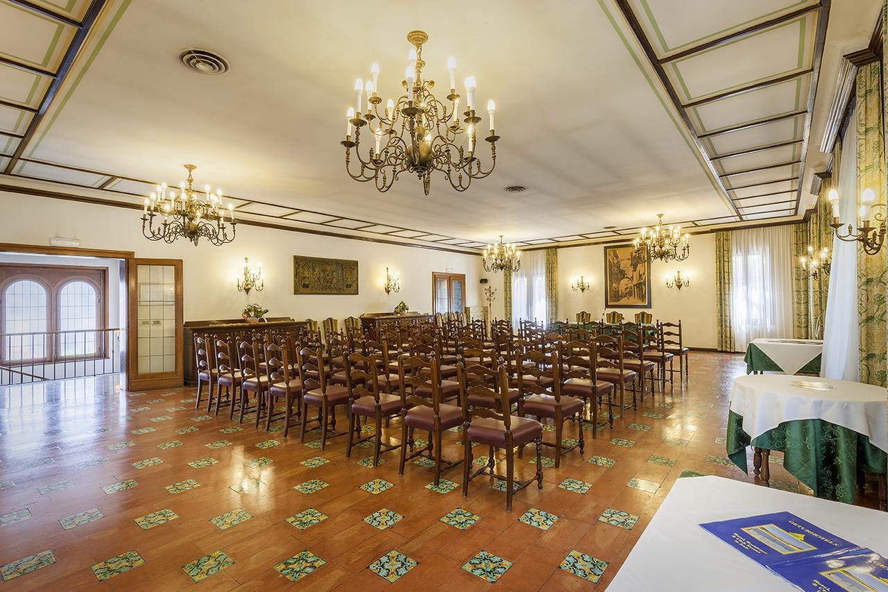 Hotel Villa Ottoboni Порденоне Екстер'єр фото